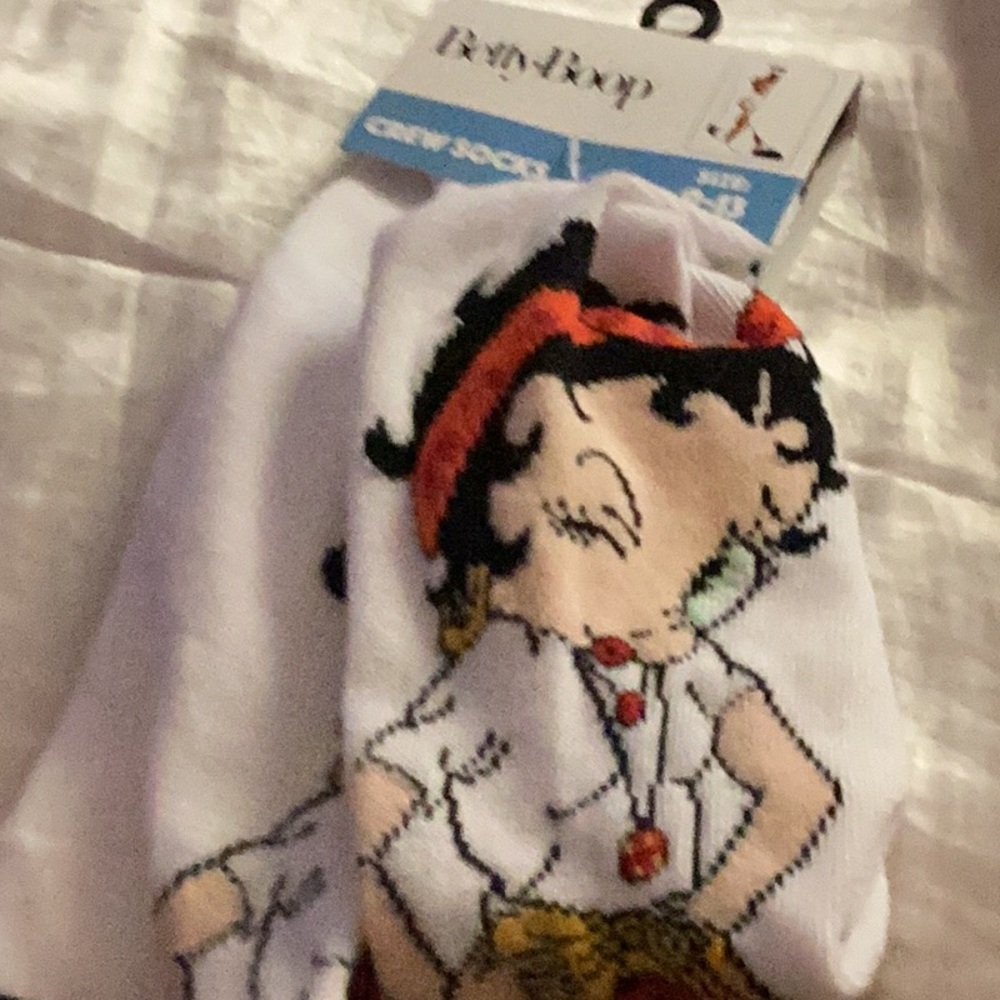 ❤️NWOT Betty Boop Fun to Wear Socks Size 9—13 
Closet Must Have ❤️